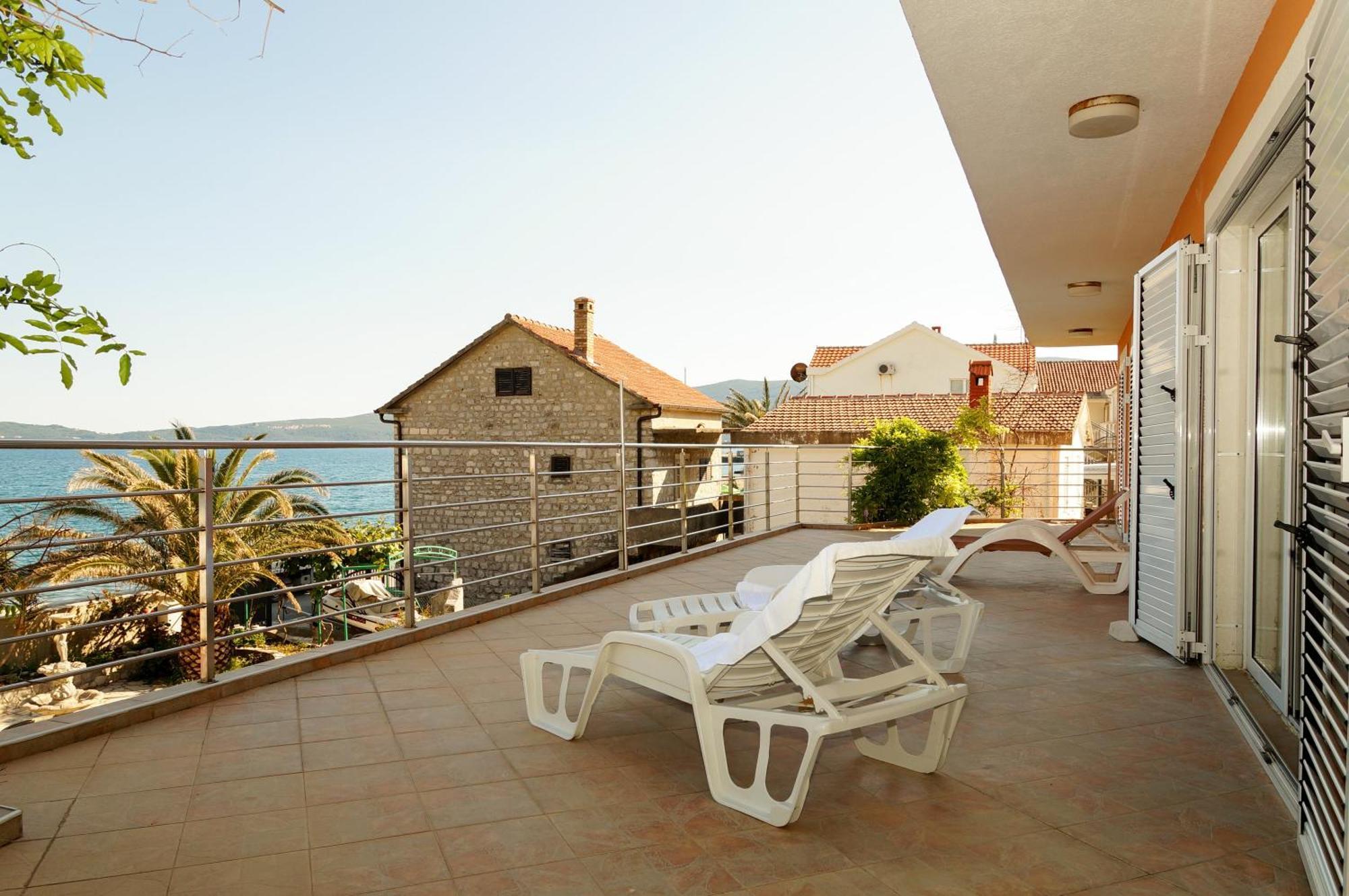 Apartment Iris With Pool Lido Of Herceg Novi Bijela Exterior foto