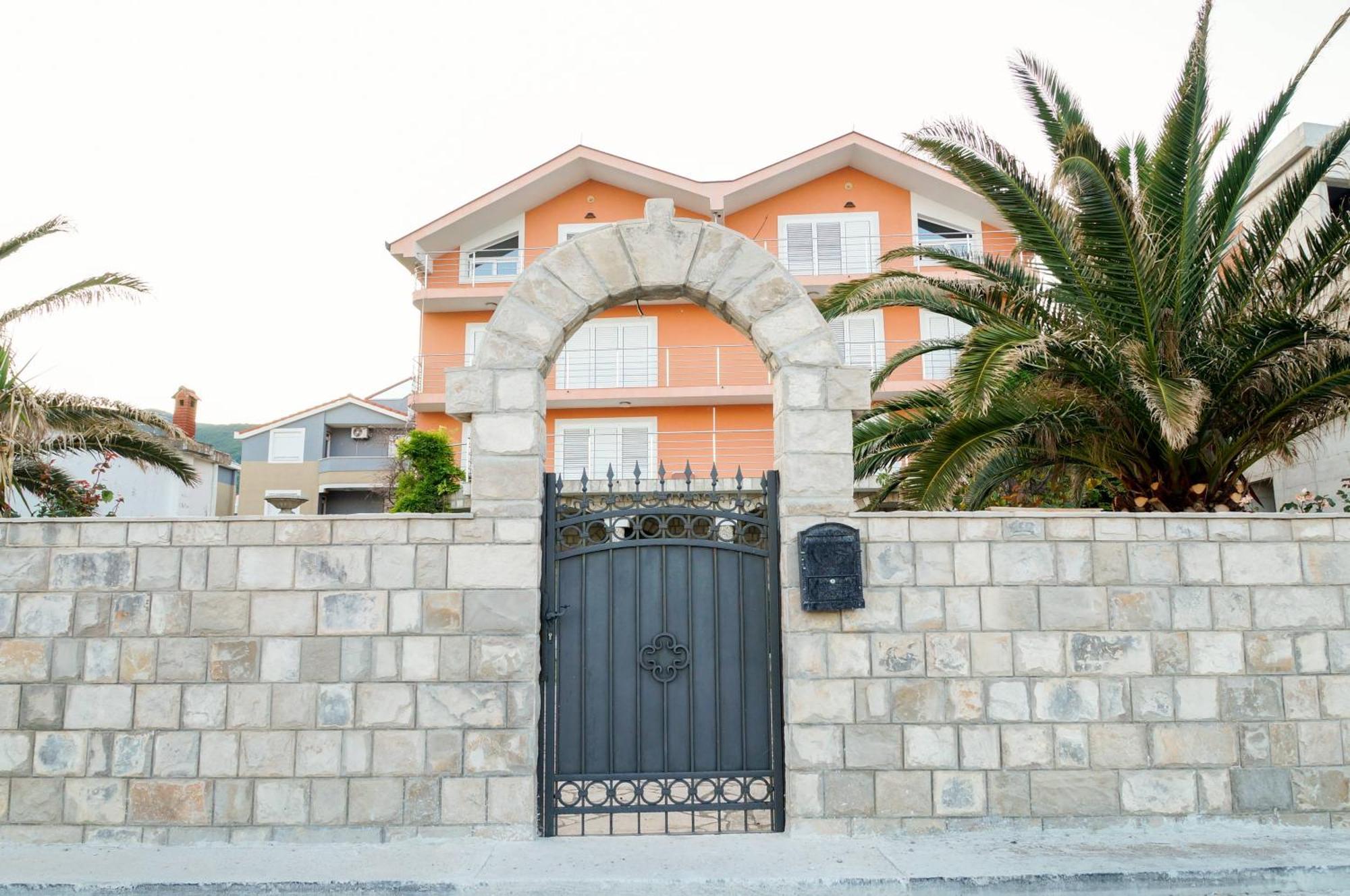 Apartment Iris With Pool Lido Of Herceg Novi Bijela Exterior foto