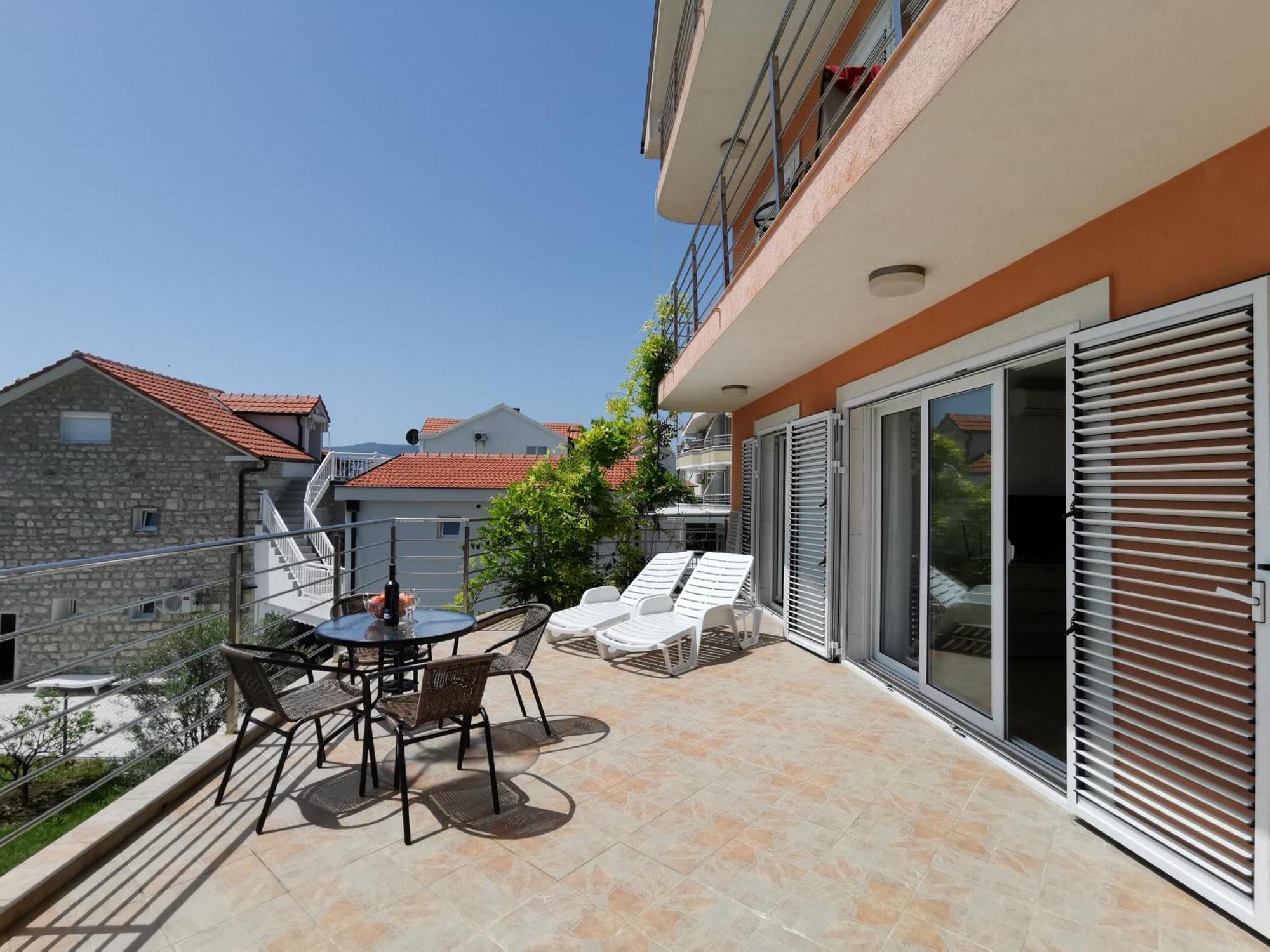 Apartment Iris With Pool Lido Of Herceg Novi Bijela Exterior foto