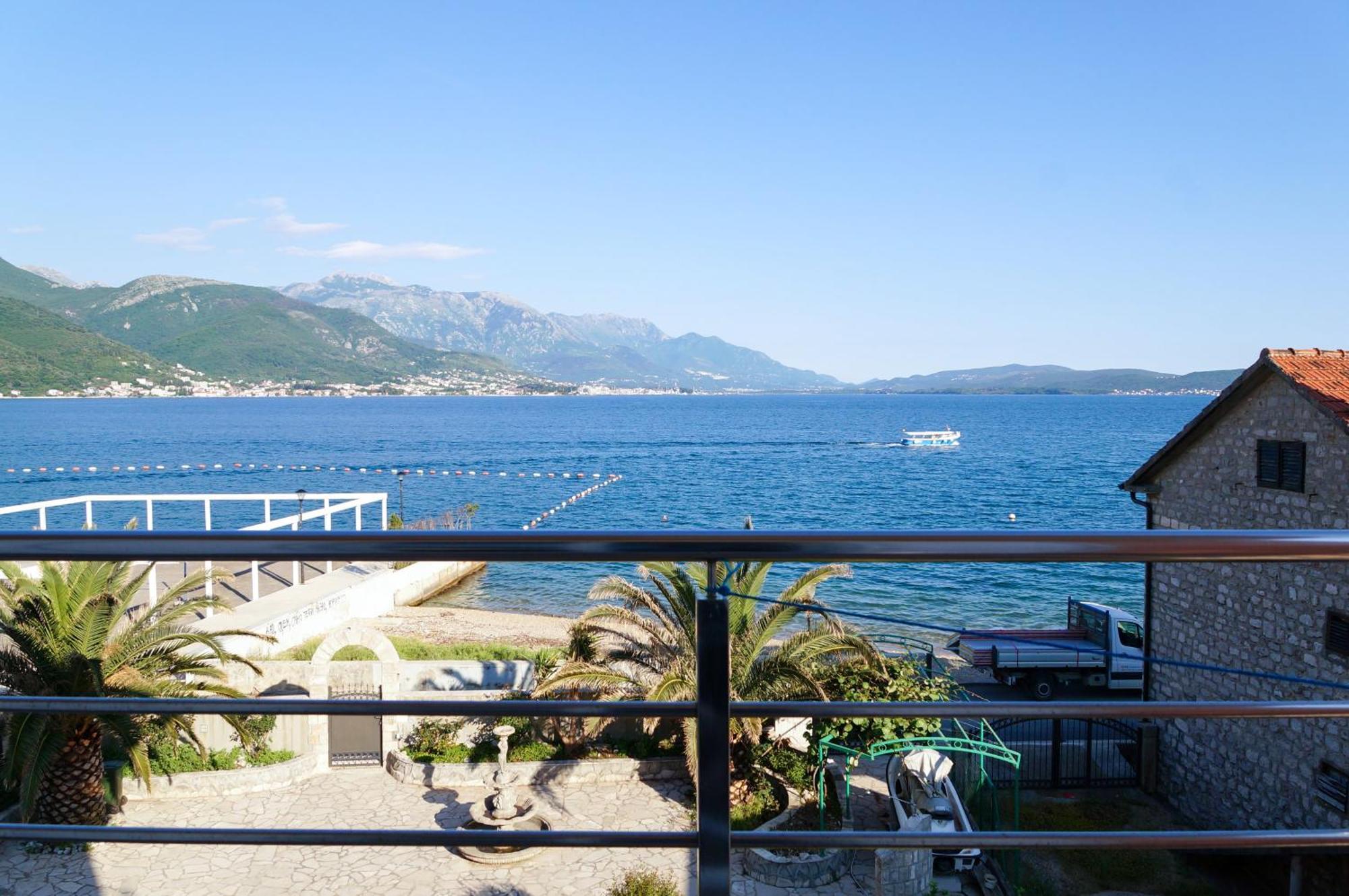 Apartment Iris With Pool Lido Of Herceg Novi Bijela Exterior foto